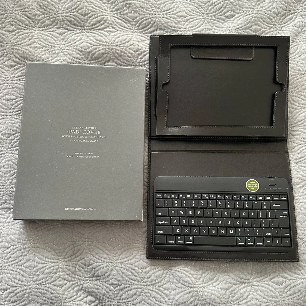 Black Restoration Hardware Artisan Leather IPad/iPad 2 Cover with Keyboard